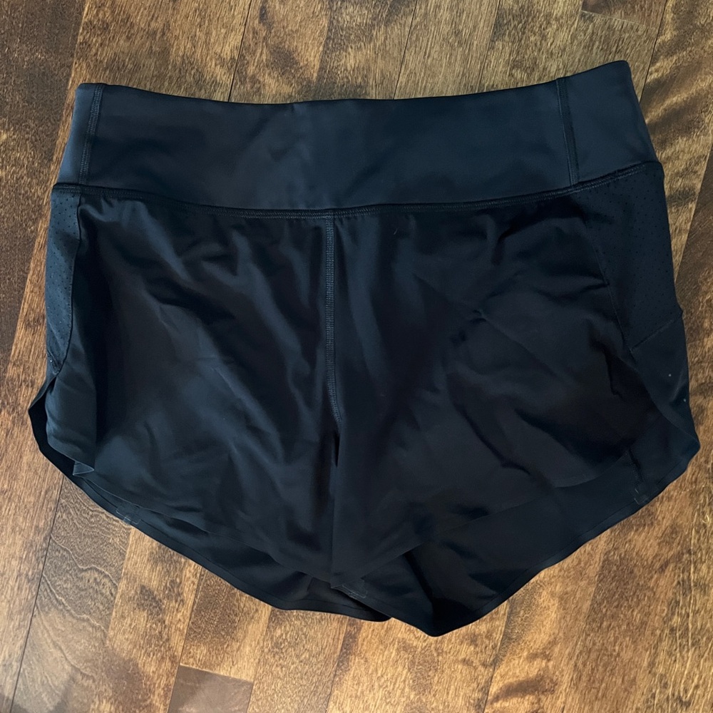 Athleta Run With It black shorts EUC